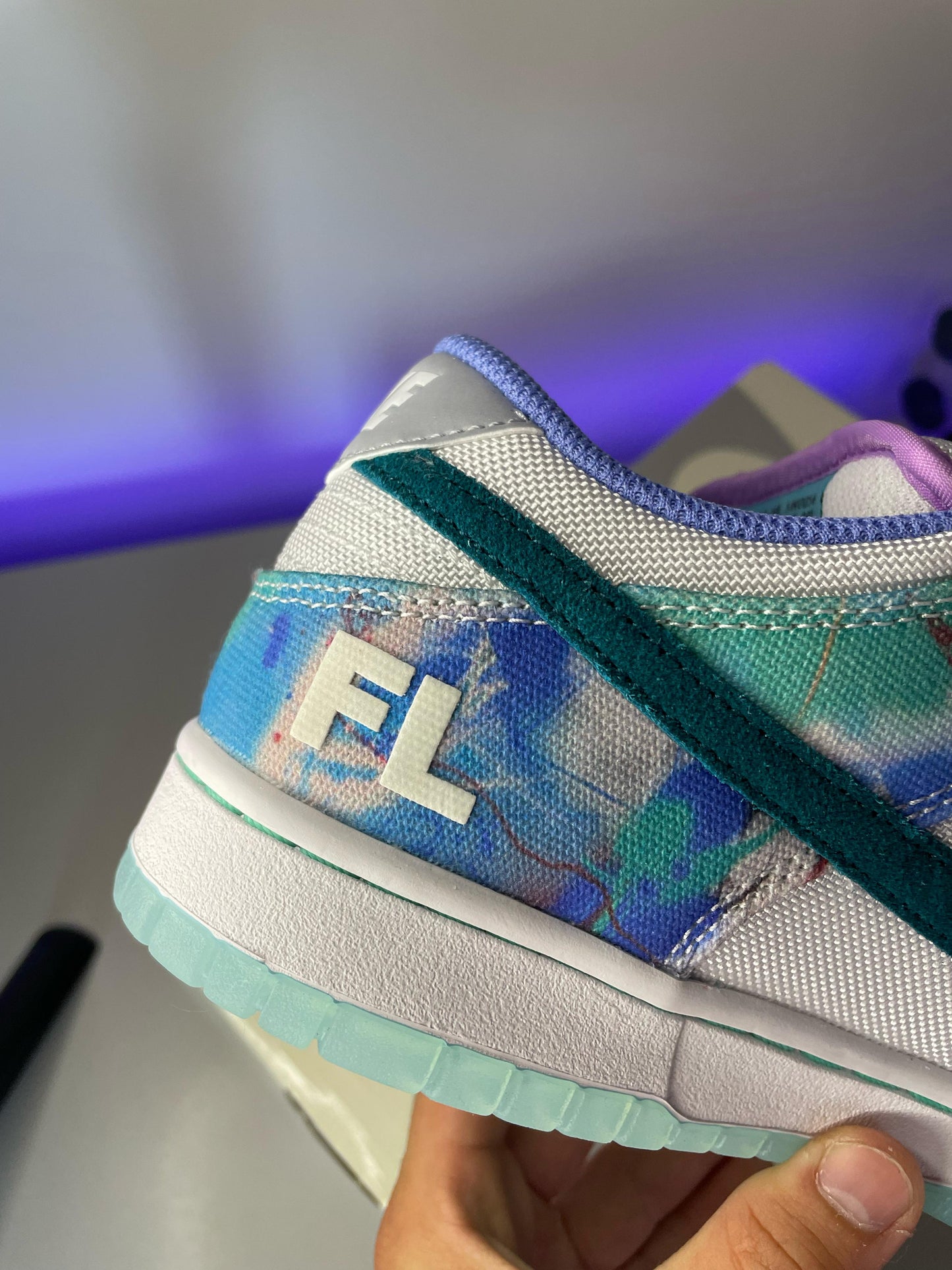 Nike SB Dunk Low - Futura Laboratories Bleached Aqua [EU42]