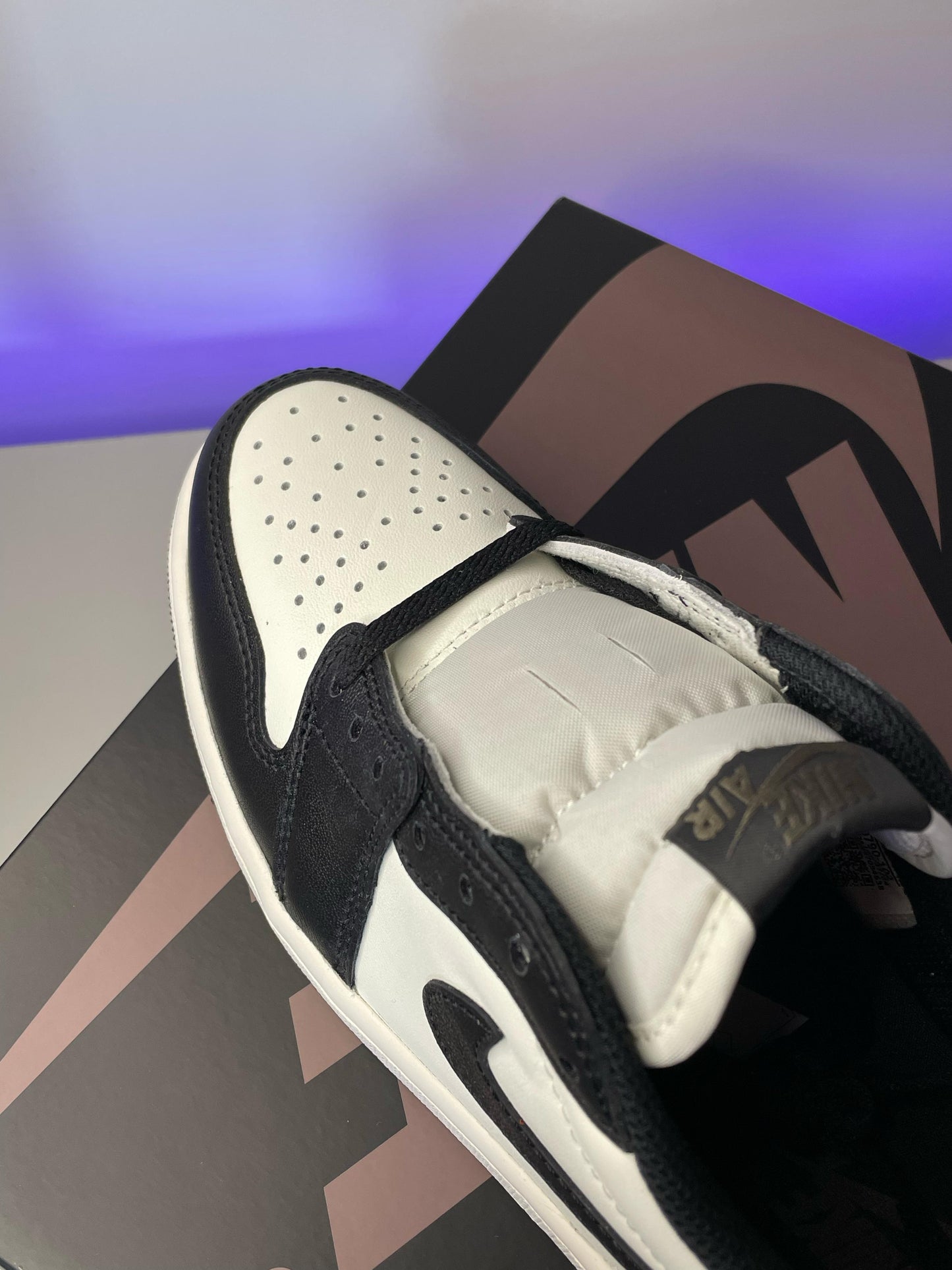 Jordan 1 Retro Low OG - Mocha [EU40]