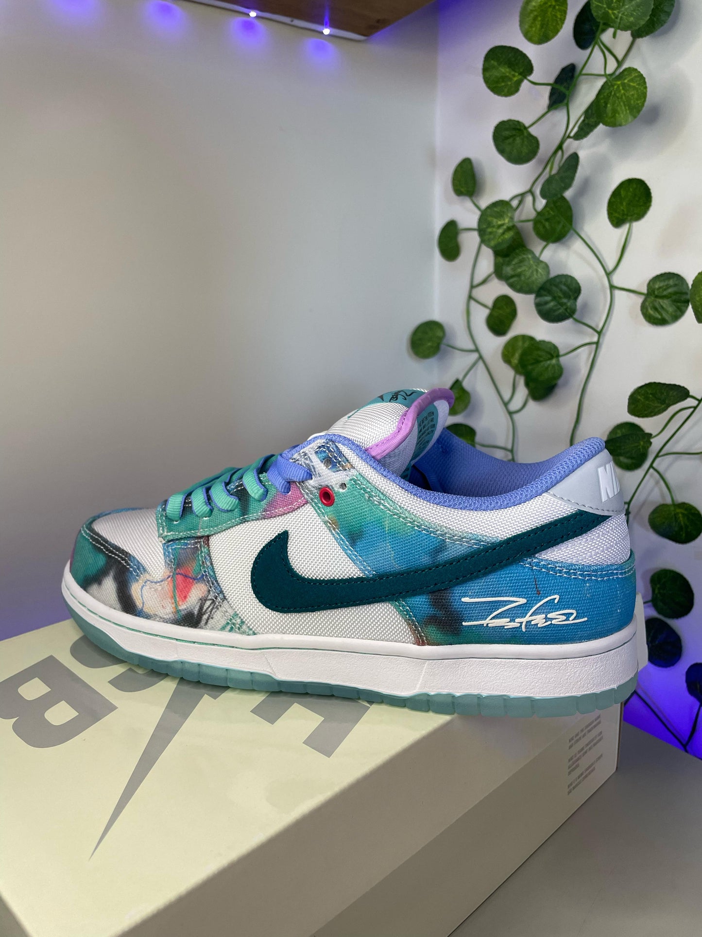 Nike SB Dunk Low - Futura Laboratories Bleached Aqua [EU42]